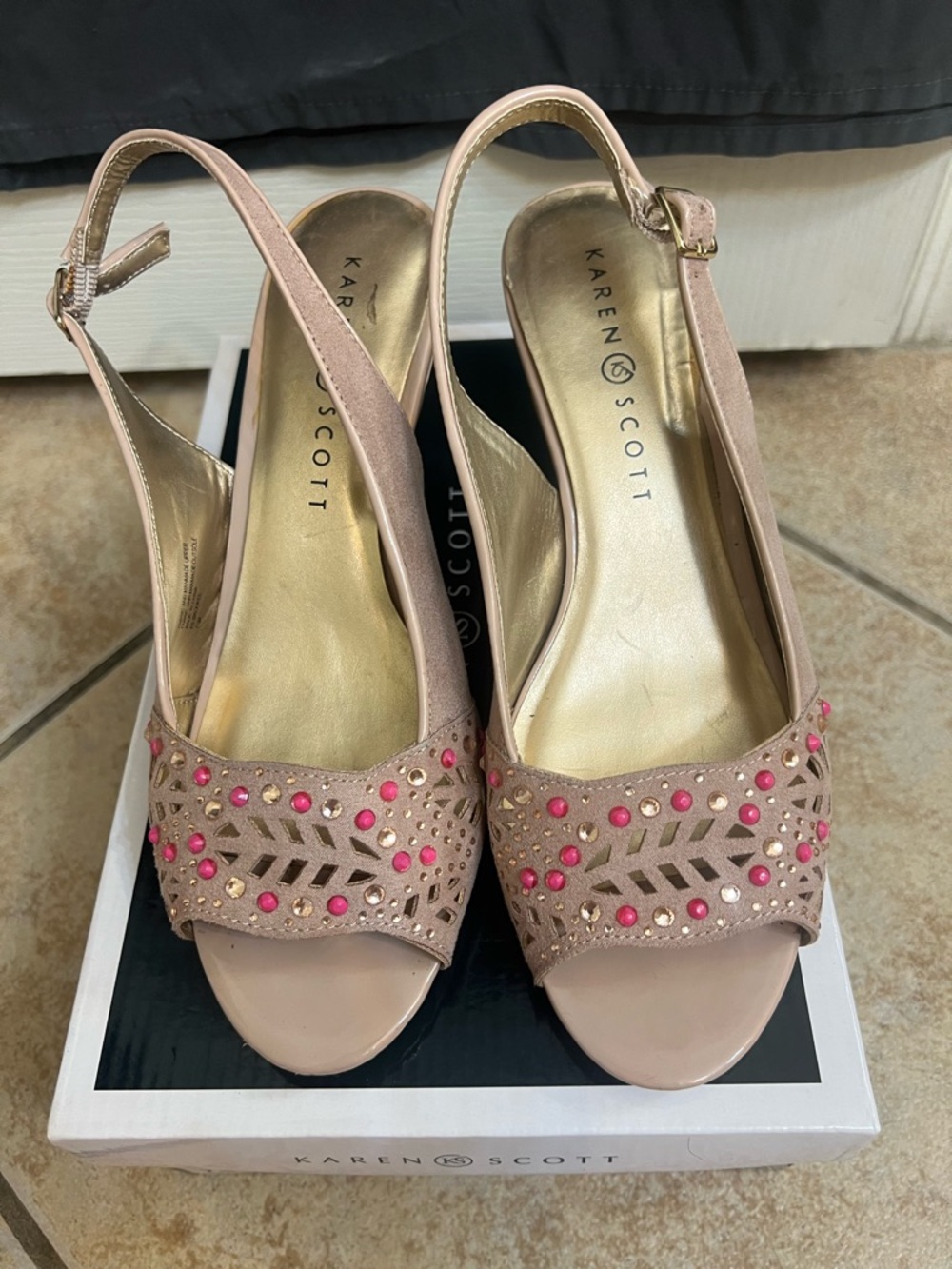 Karen Scott Blush Pink Open-Toe Slingback Heels with Pink & Gold Accents size7.5